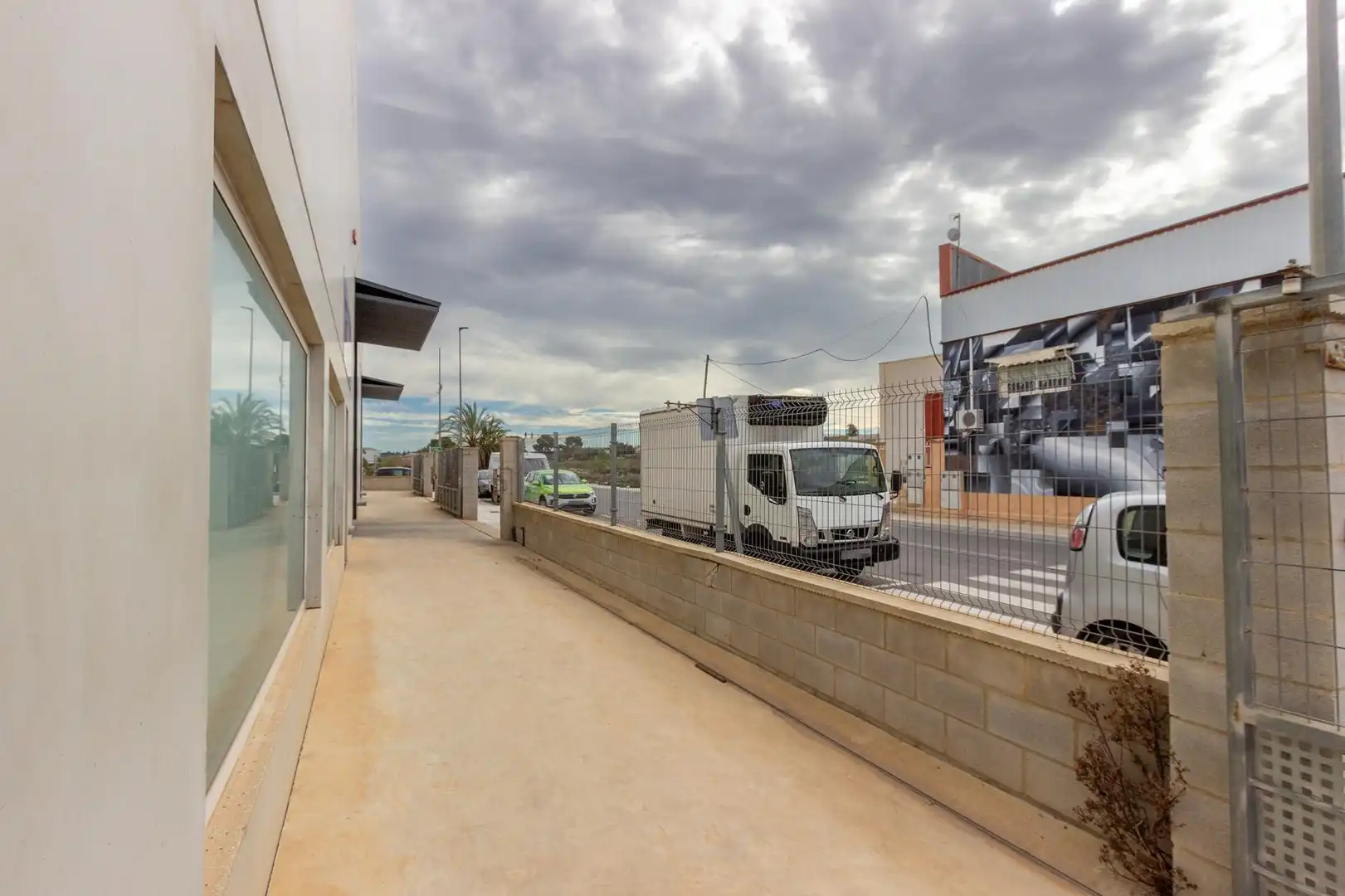 Vista exterior de Nave industrial en venta en Bigastro