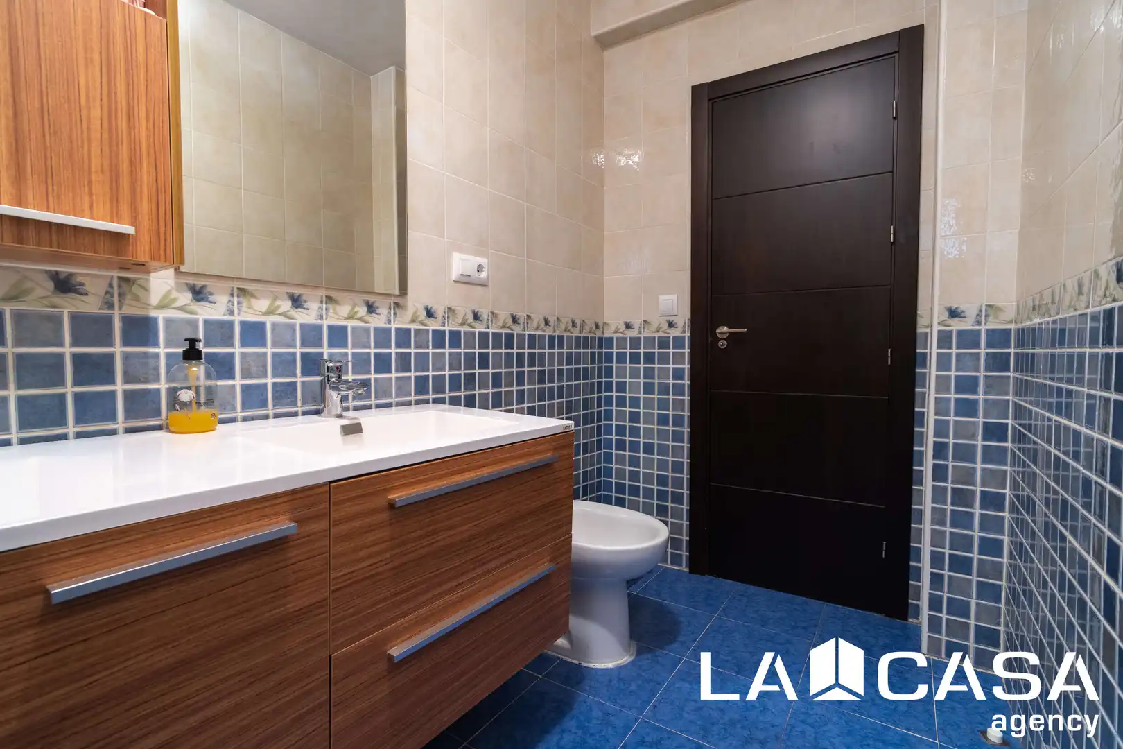 Baño de Piso en venta en Dos Hermanas con Aire acondicionado, Terraza y Balcón