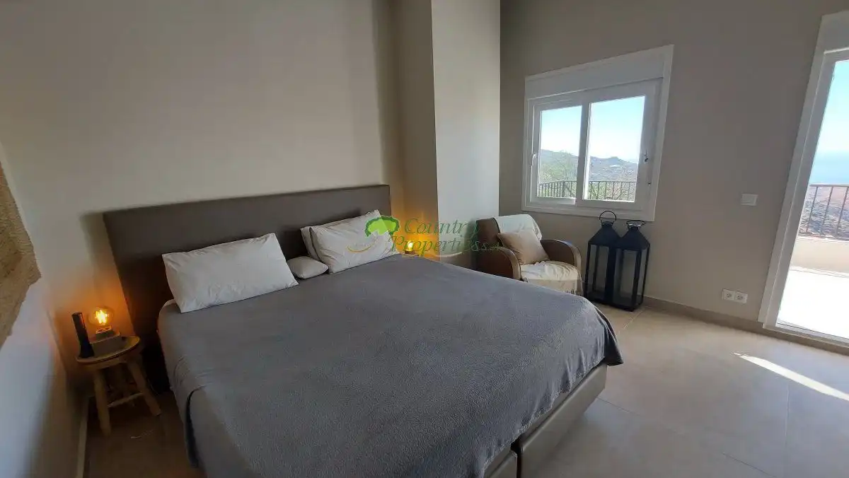 Schlafzimmer von Geschaftsraum zum Verkauf in Cómpeta mit Klimaanlage