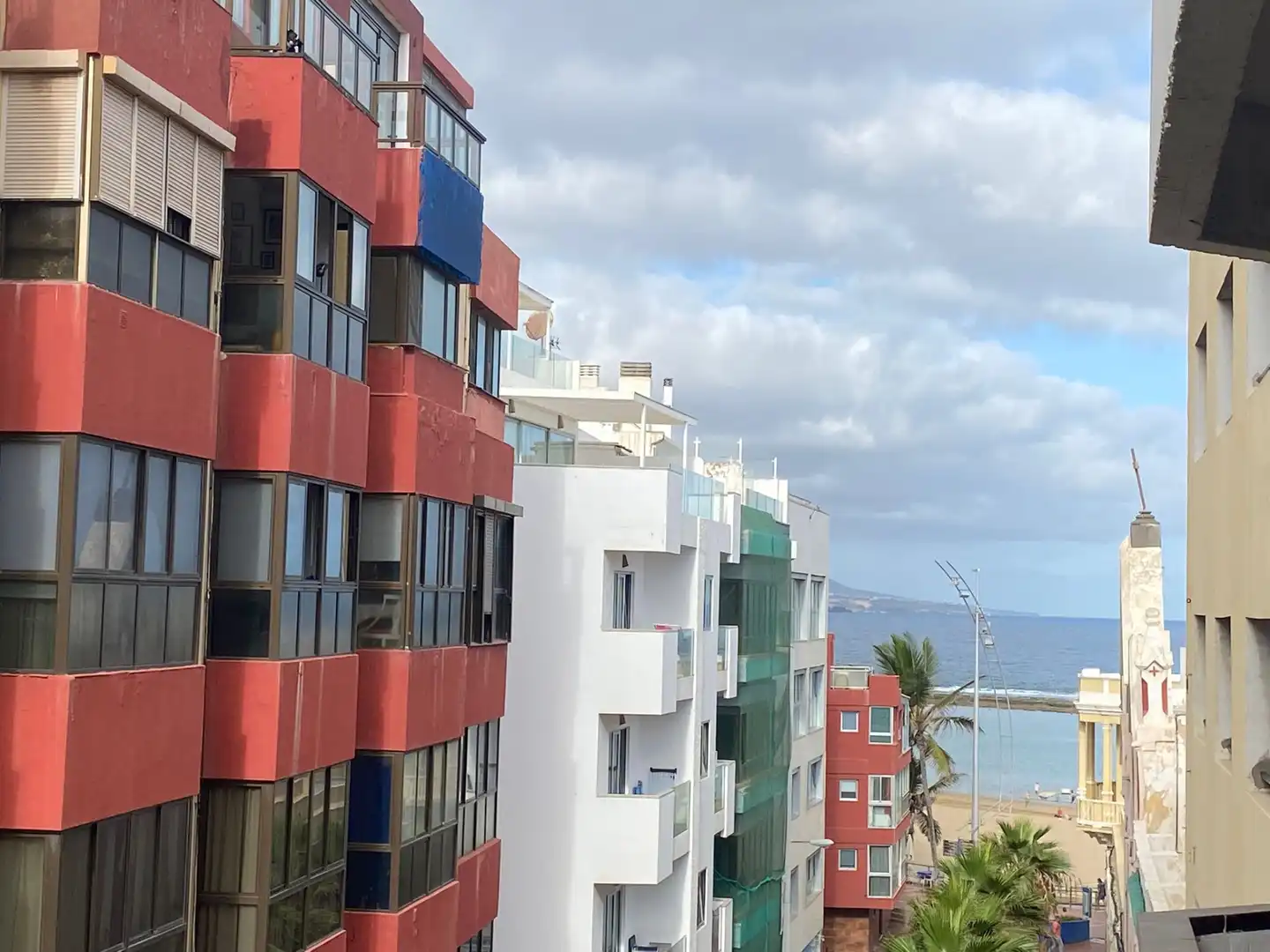 Vista exterior de Pis de lloguer en Las Palmas de Gran Canaria amb Moblat