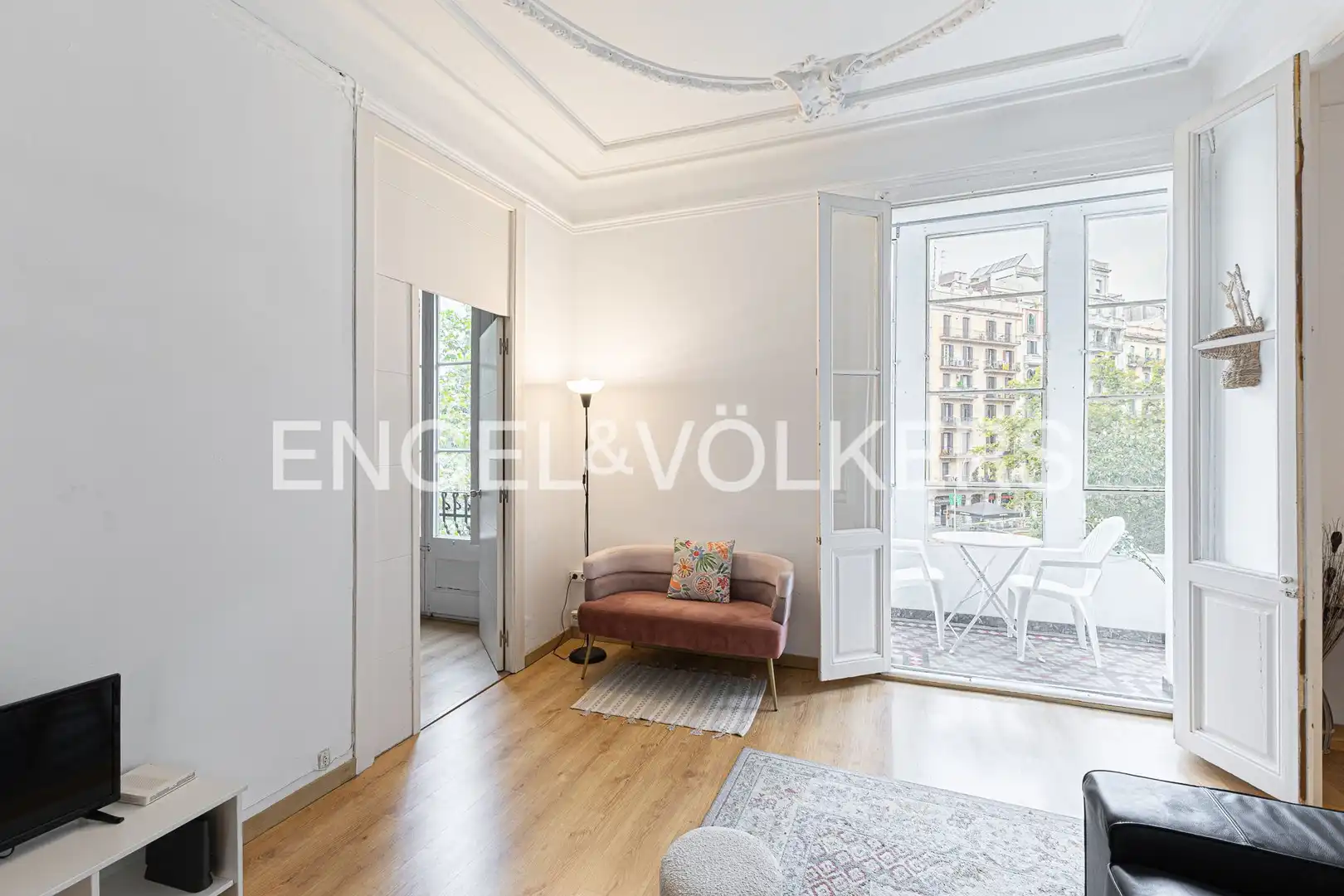 Vista exterior de Piso en venta en Eixample