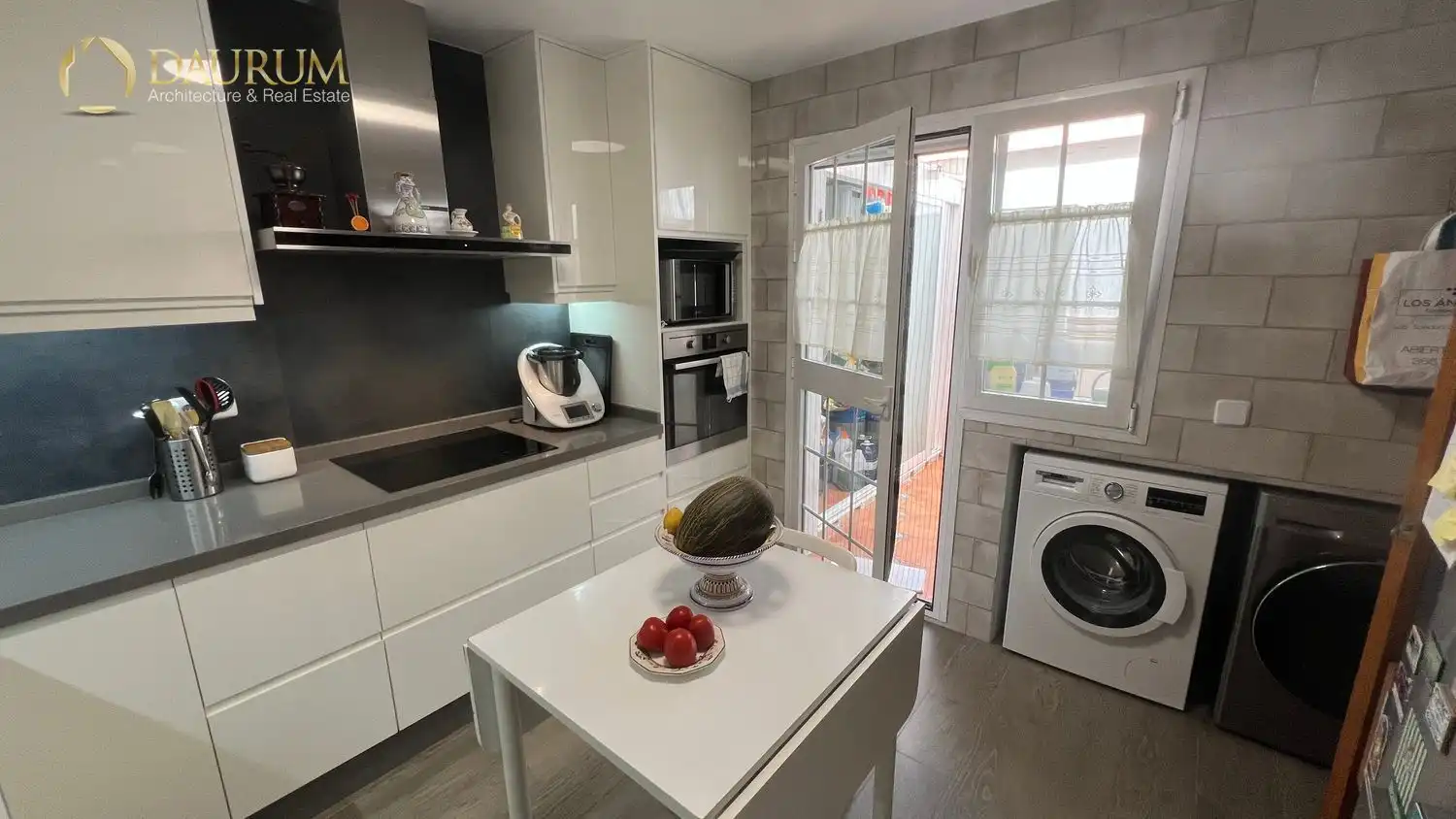 Cocina de Casa adosada en venta en Montequinto con Aire acondicionado, Calefacción y Terraza