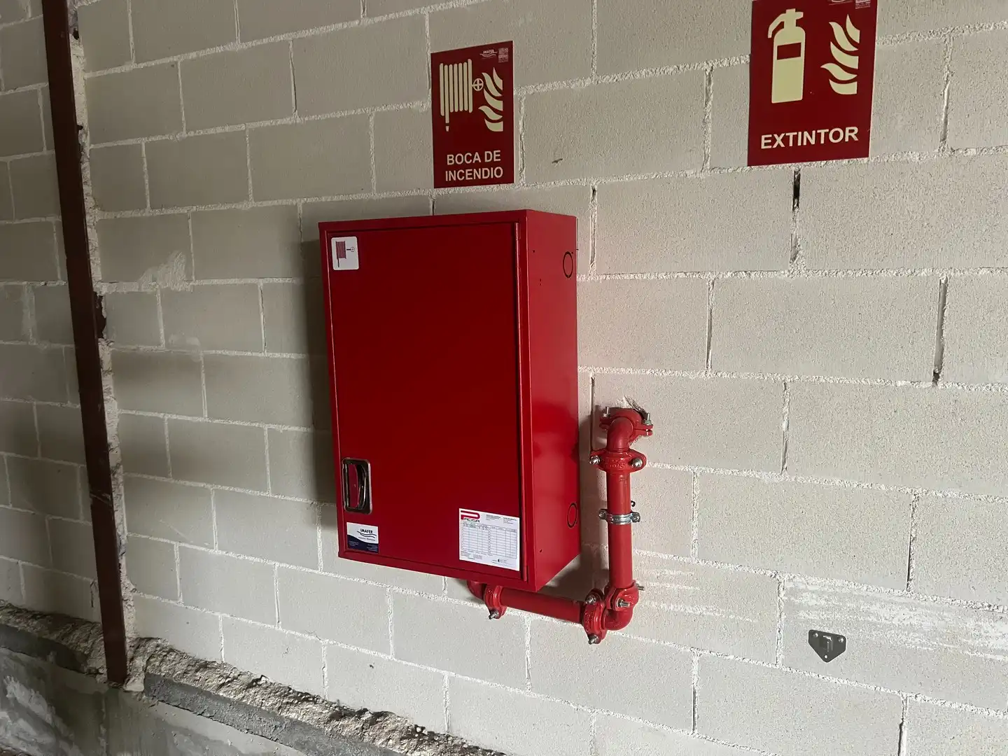 Exterior view of Industrial buildings for rent in Fene  with Heating and Alarm