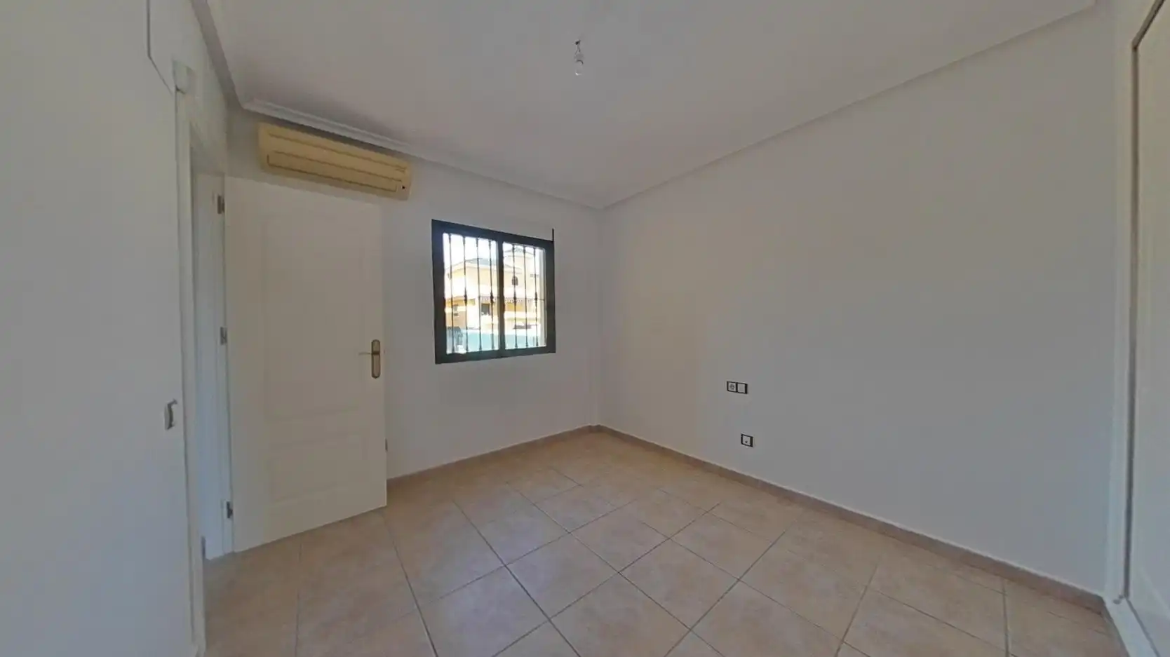 Xalet amb piscina en venda a C/ Ebro, Residencial Brisas y Golf II, imagen 4