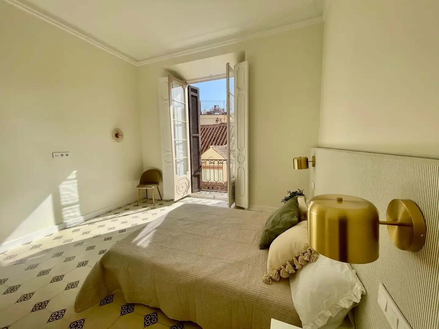 Habitación de Piso en venta en Málaga con Terraza y Balcón