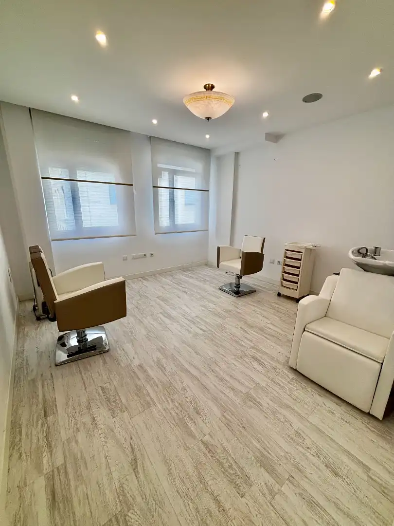Living room of Office for rent in Pinto  with Air Conditioner, Heating and Alarm