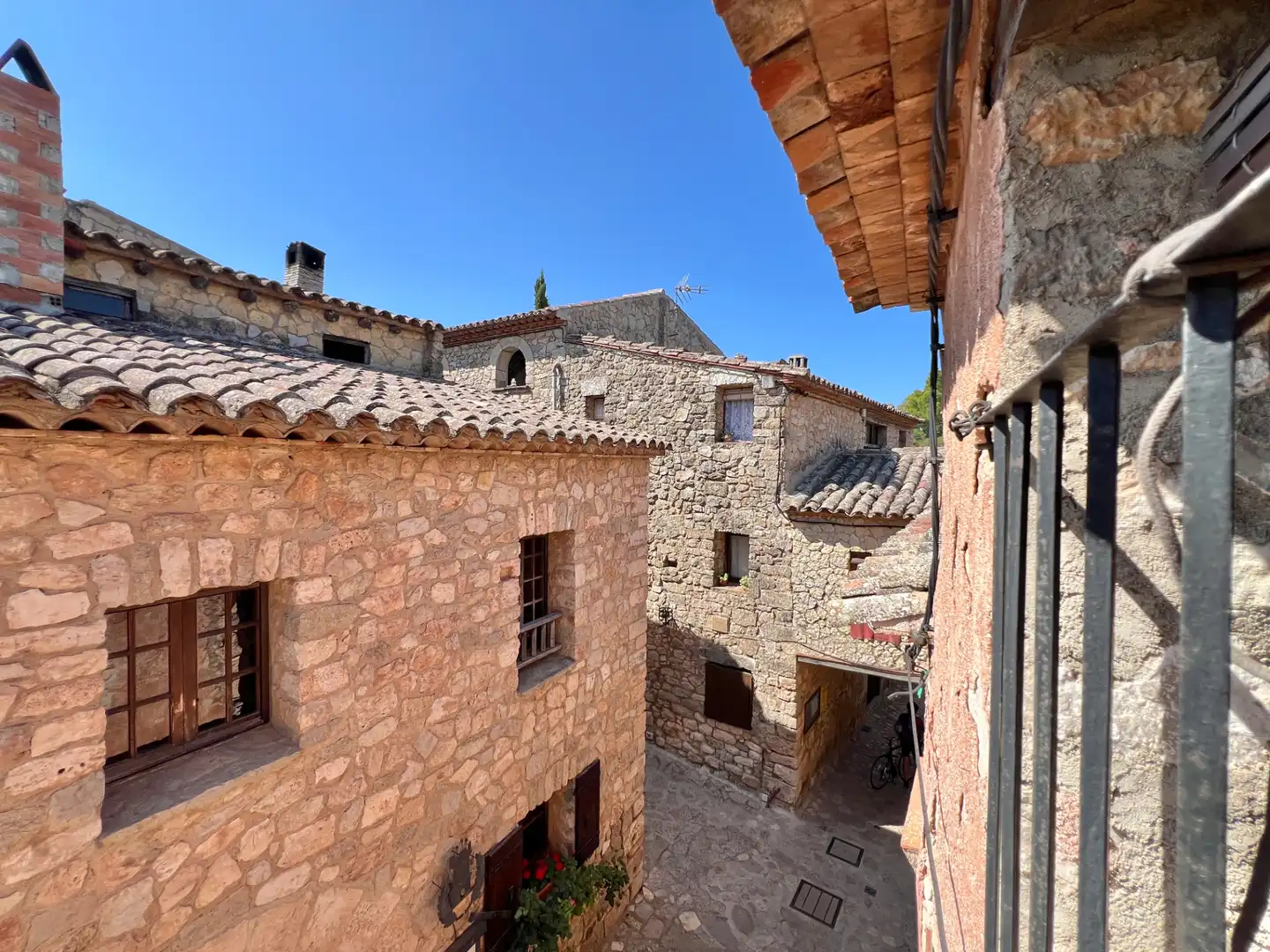 Vista exterior de Casa adosada en venda en Cornudella de Montsant amb Calefacció, Parquet i Terrassa