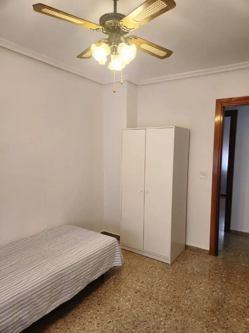 Habitación de Piso de alquiler en Teruel con Calefacción, Terraza y Amueblado