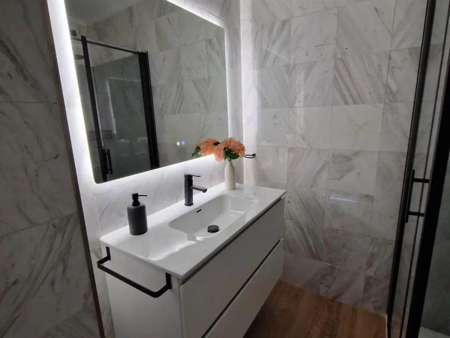 Bany de Apartament de lloguer en Donostia - San Sebastián  amb Aire condicionat, Calefacció i Moblat