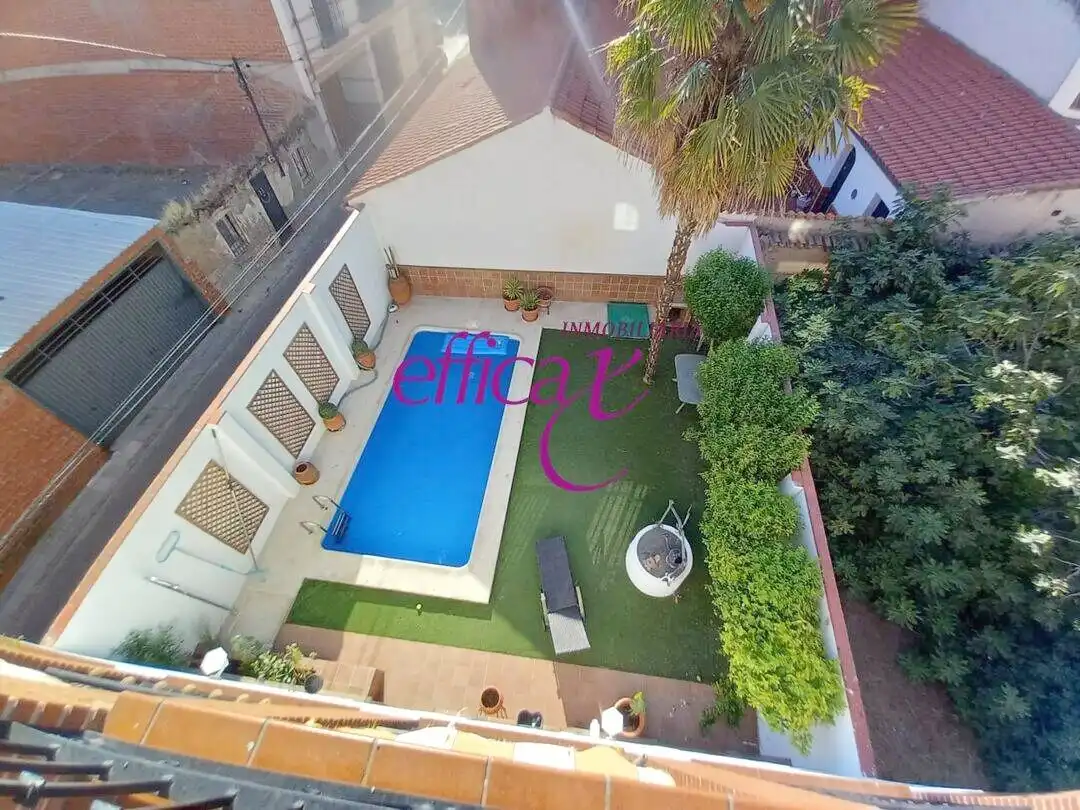 Jardí de Casa o xalet en venda en Torrijos amb Aire condicionat, Calefacció i Piscina