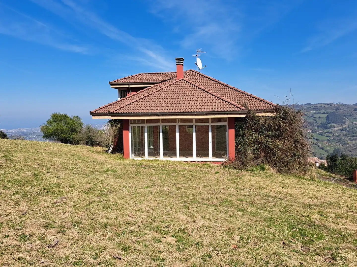 Vista exterior de Casa o chalet en venta en Gijón  con Calefacción, Terraza y Trastero