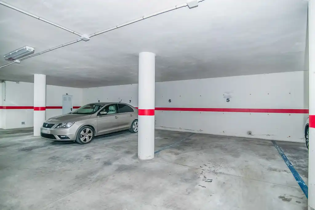Parkplatz von Garage zum Verkauf in Murcia