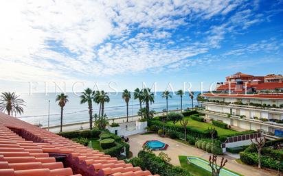 Vista exterior de Dúplex en venda en Sitges amb Aire condicionat, Terrassa i Piscina