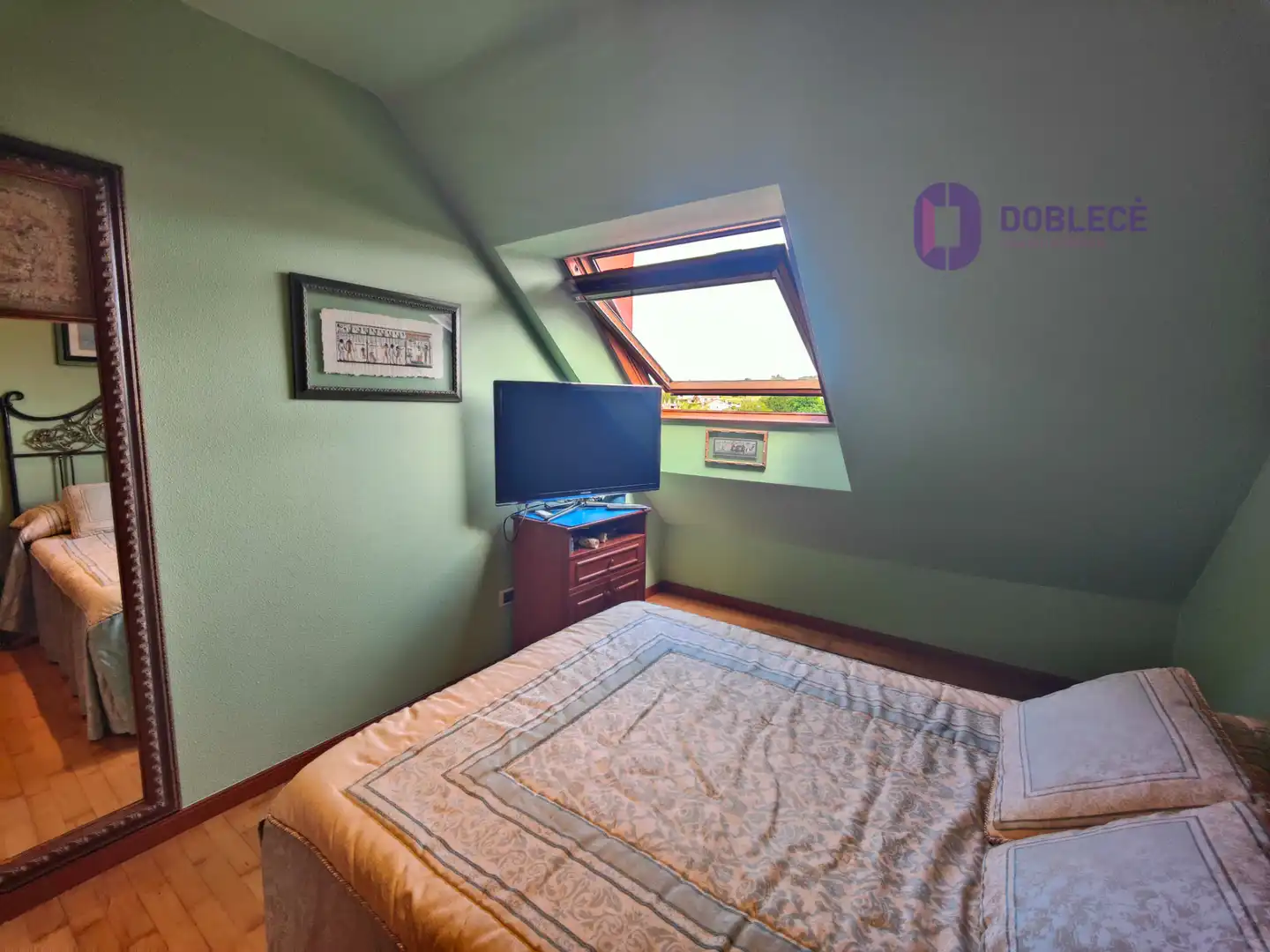 Habitación de Casa adosada en venta en Nigrán con Calefacción, Jardín privado y Parquet