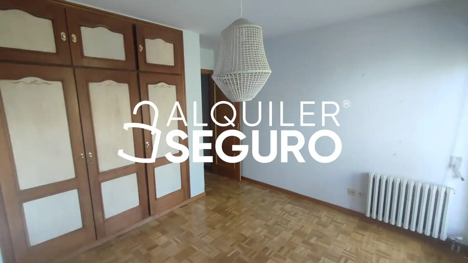 Bedroom of Flat for rent in Tres Cantos  with Heating