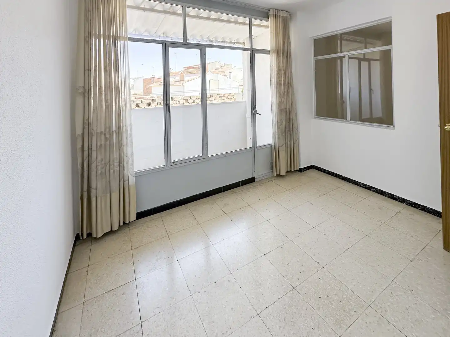 Schlafzimmer von Wohnung zum Verkauf in Quintanar de la Orden mit Parkett, Terrasse und Möbliert