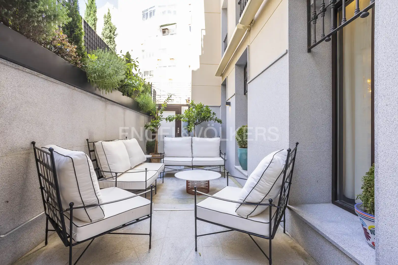 Terraza de Dúplex en venta en Madrid con Aire acondicionado, Calefacción y Jardín privado