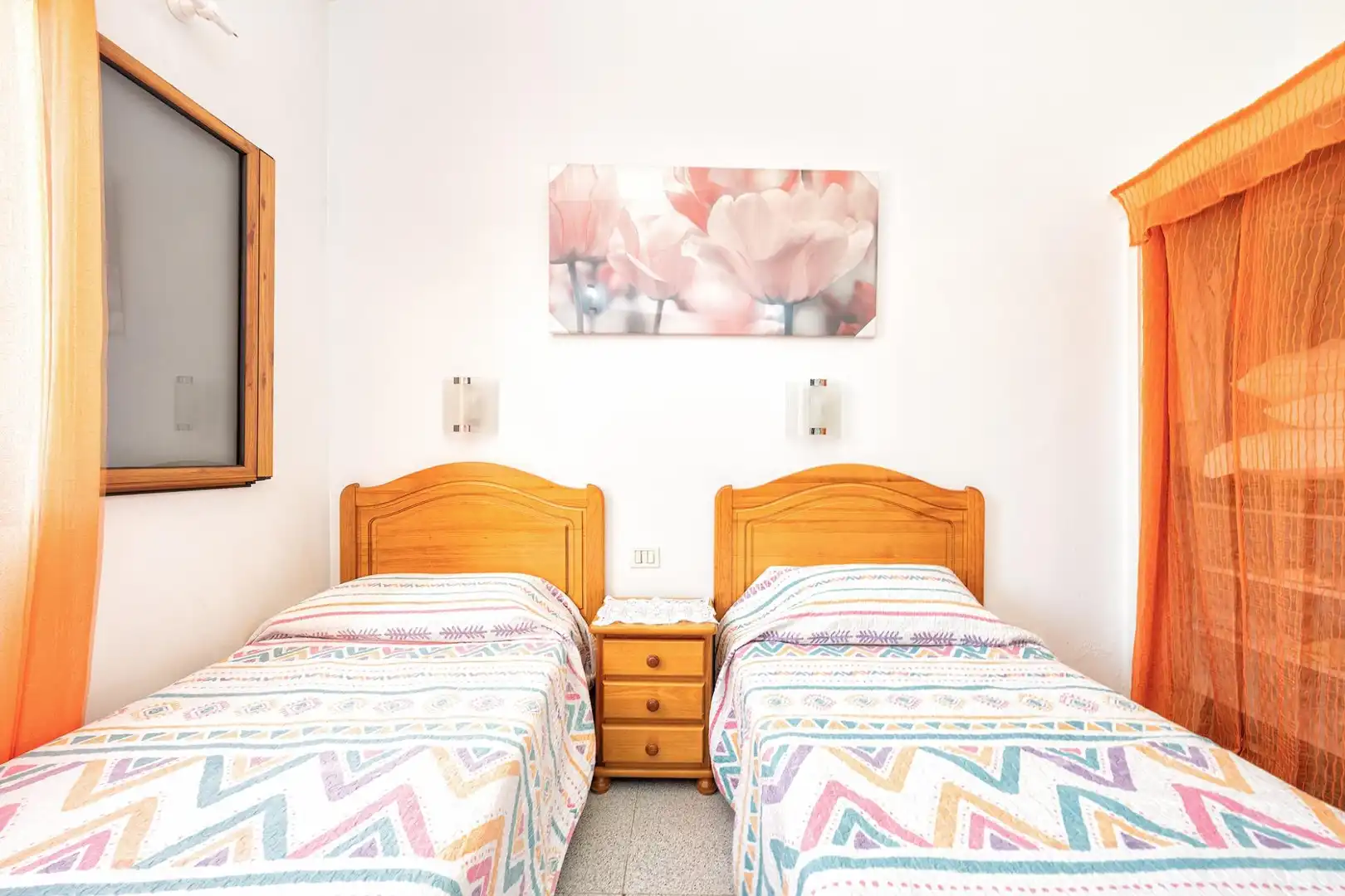 Habitación de Casa adosada en venta en San Bartolomé de Tirajana con Terraza, Amueblado y Piscina comunitaria