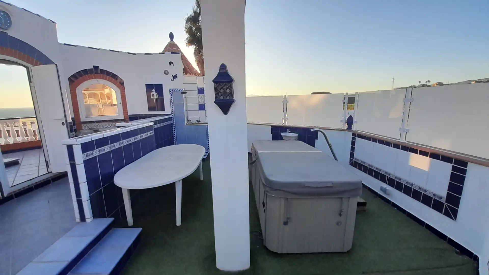 Terrassa de Casa o xalet en venda en Vélez-Málaga amb Aire condicionat, Calefacció i Jardí privat