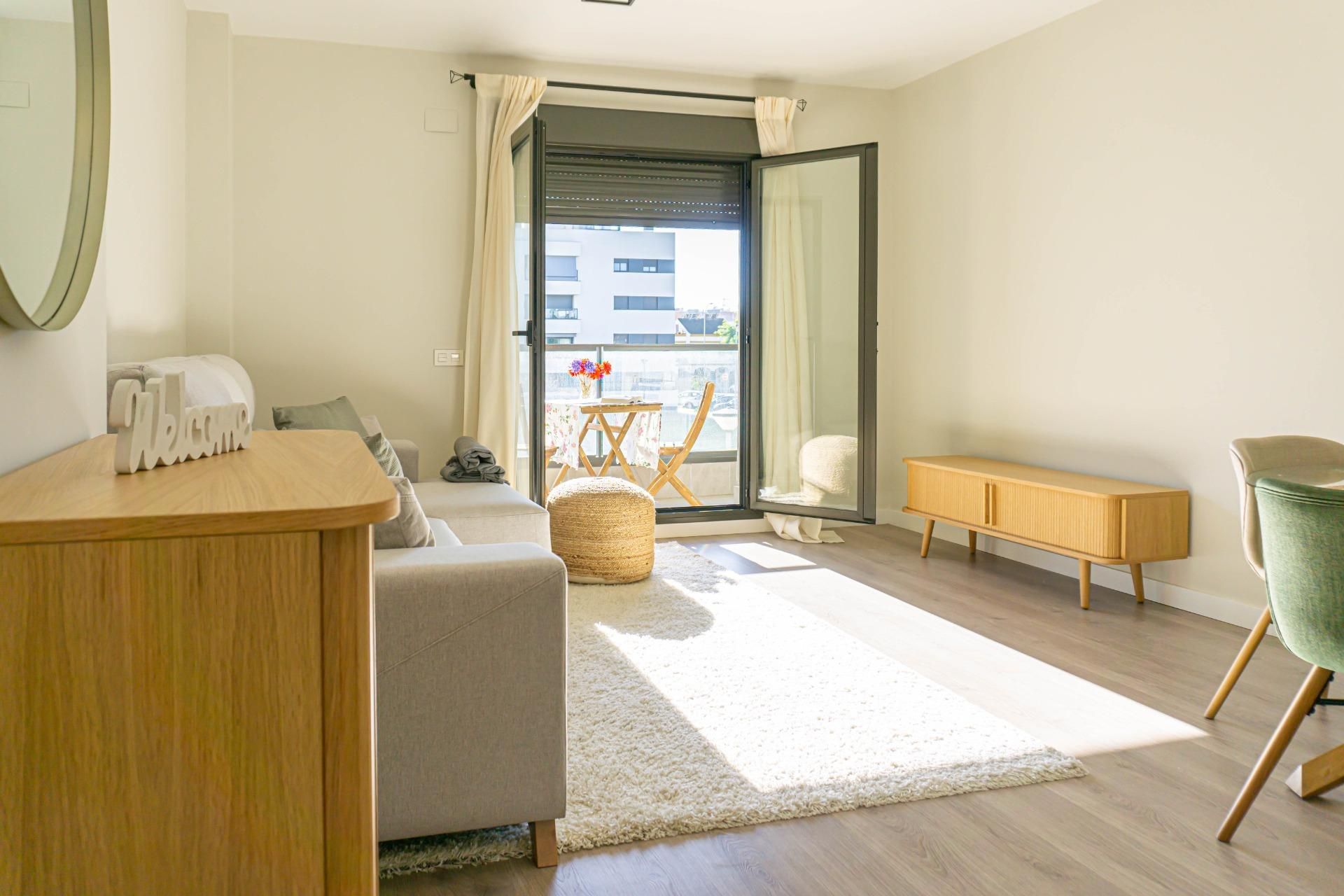 Bedroom of Flat for sale in  Sevilla Capital  with Air Conditioner, Terrace and Community pool