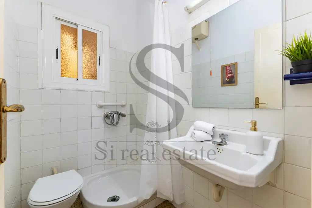 Bathroom of Study for sale in Barcelona  with Terrace