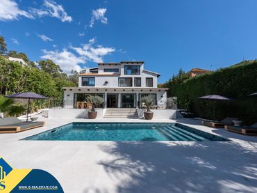 Chalet con piscina en venta en Nueva Andalucía