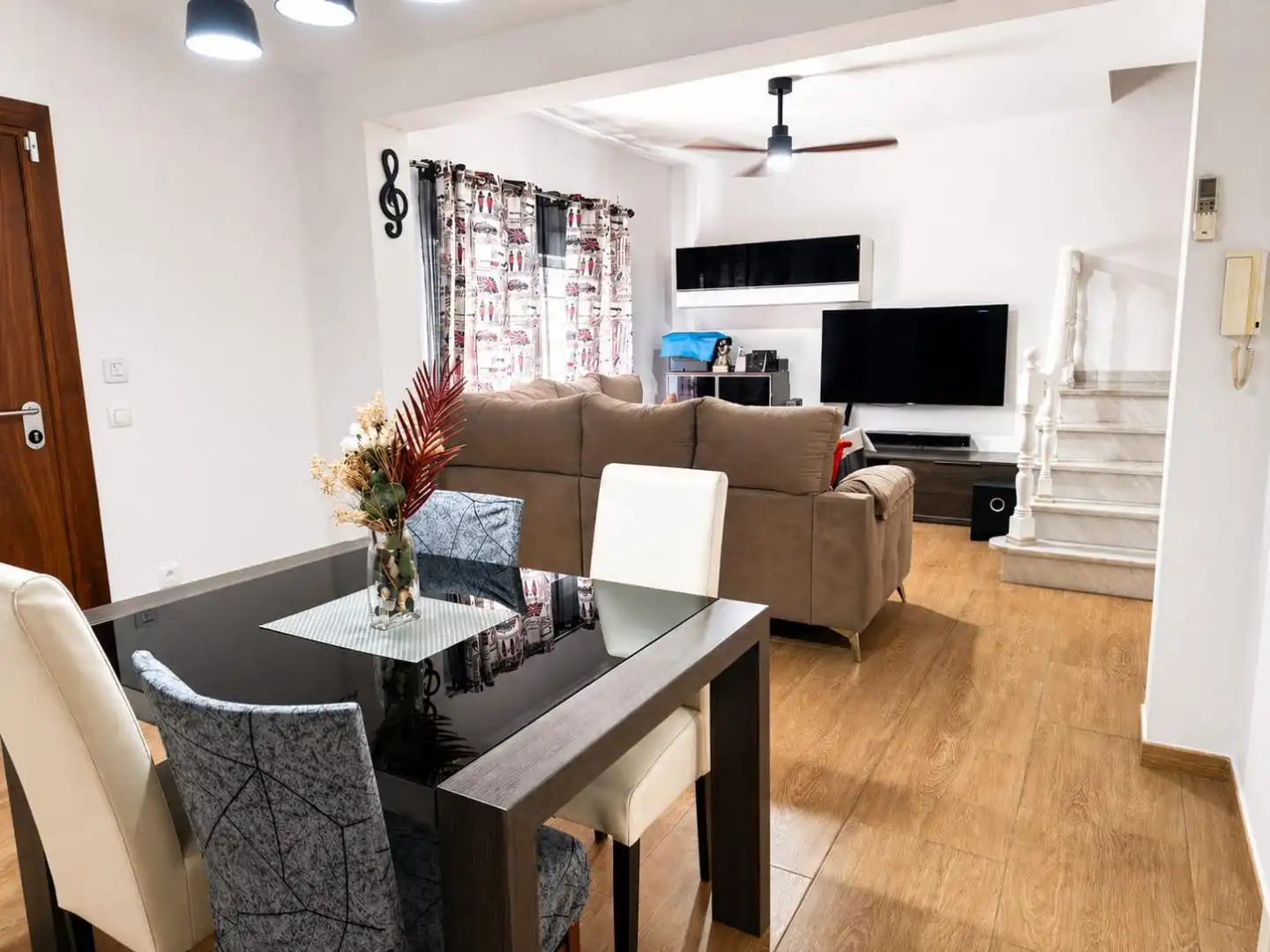Living room of Detached homes for sale in Alcalá de Guadaira  with Terrace