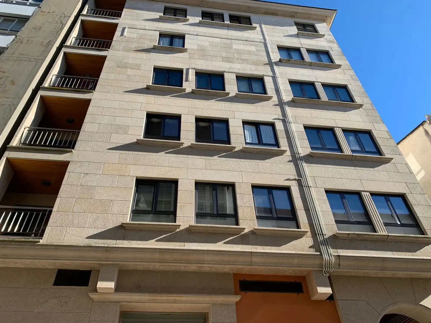 Vista exterior de Pis en venda en Ferrol amb Calefacció i Terrassa