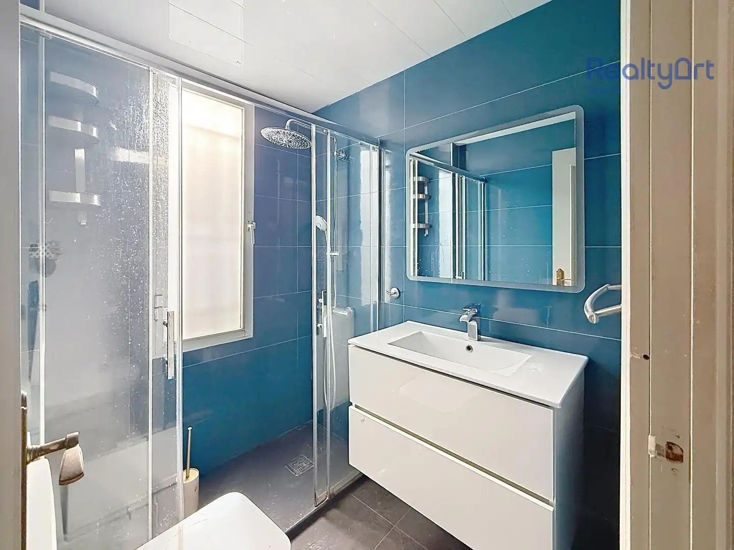 Baño de Piso en venta en Sevilla con Aire acondicionado y Balcón