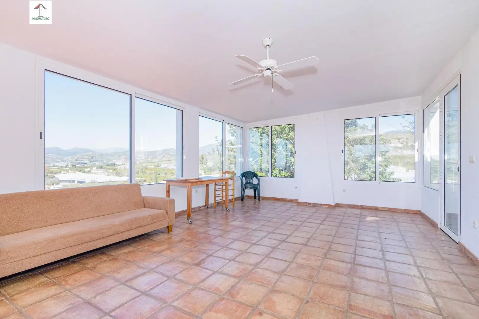 Sala de estar de Casa o chalet en venta en Motril con Jardín privado, Terraza y Piscina