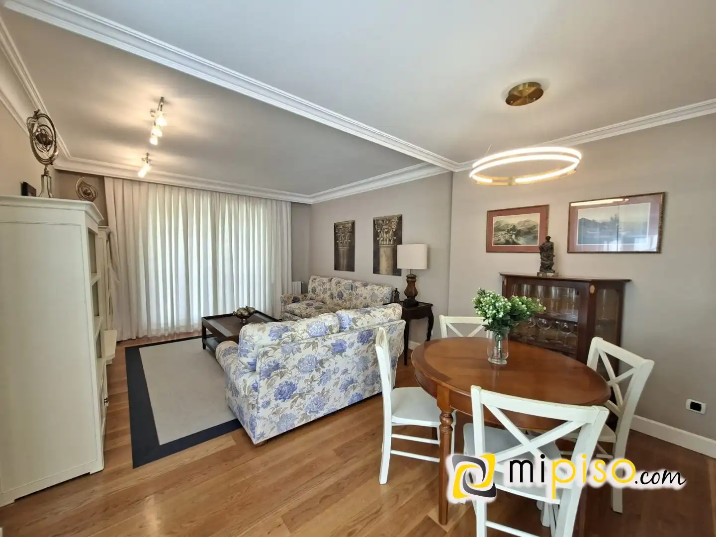Sala de estar de Casa o chalet de alquiler en Laredo con Calefacción, Jardín privado y Amueblado