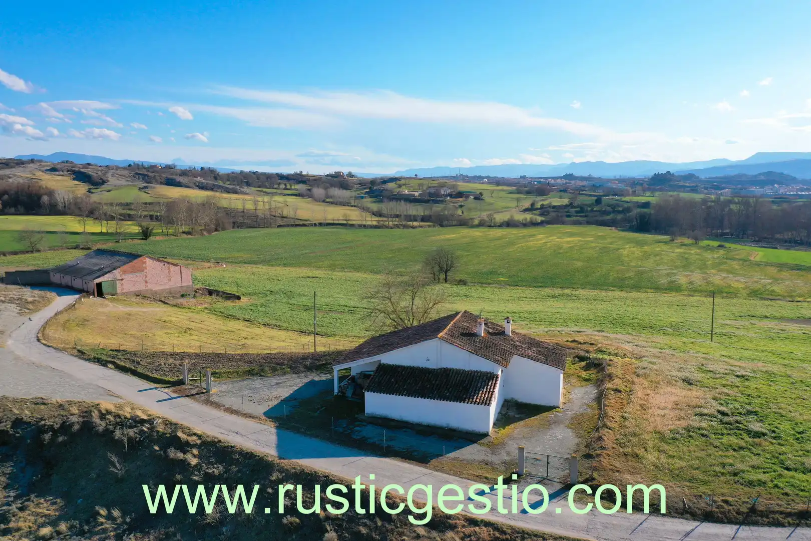 Vista exterior de Finca rústica en venda en Sant Vicenç de Torelló amb Jardí privat