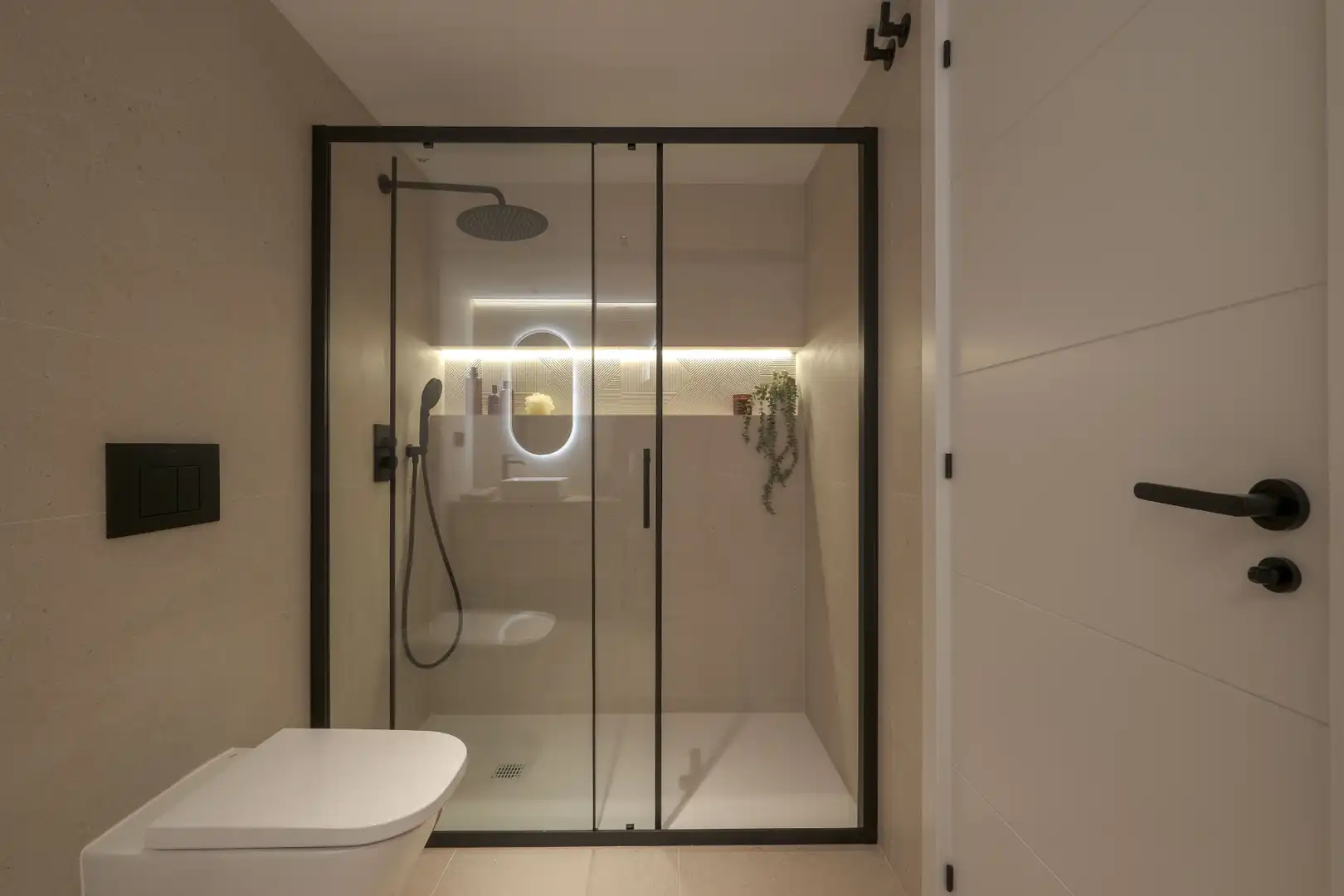 Bathroom of Flat for sale in Lleida  with Air Conditioner, Heating and Furnished