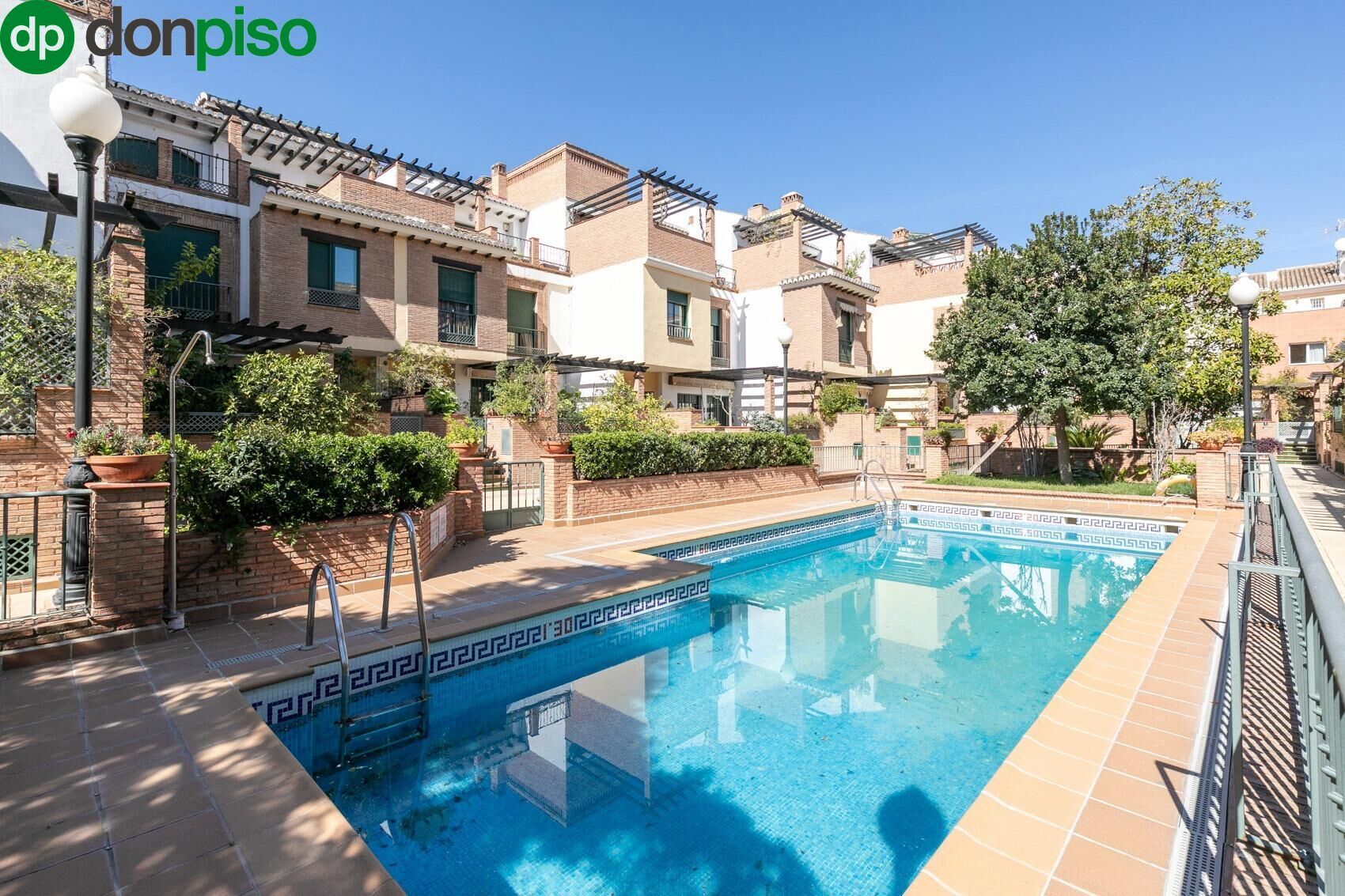 Exterior view of Single-family semi-detached for sale in  Granada Capital  with Air Conditioner, Heating and Private garden