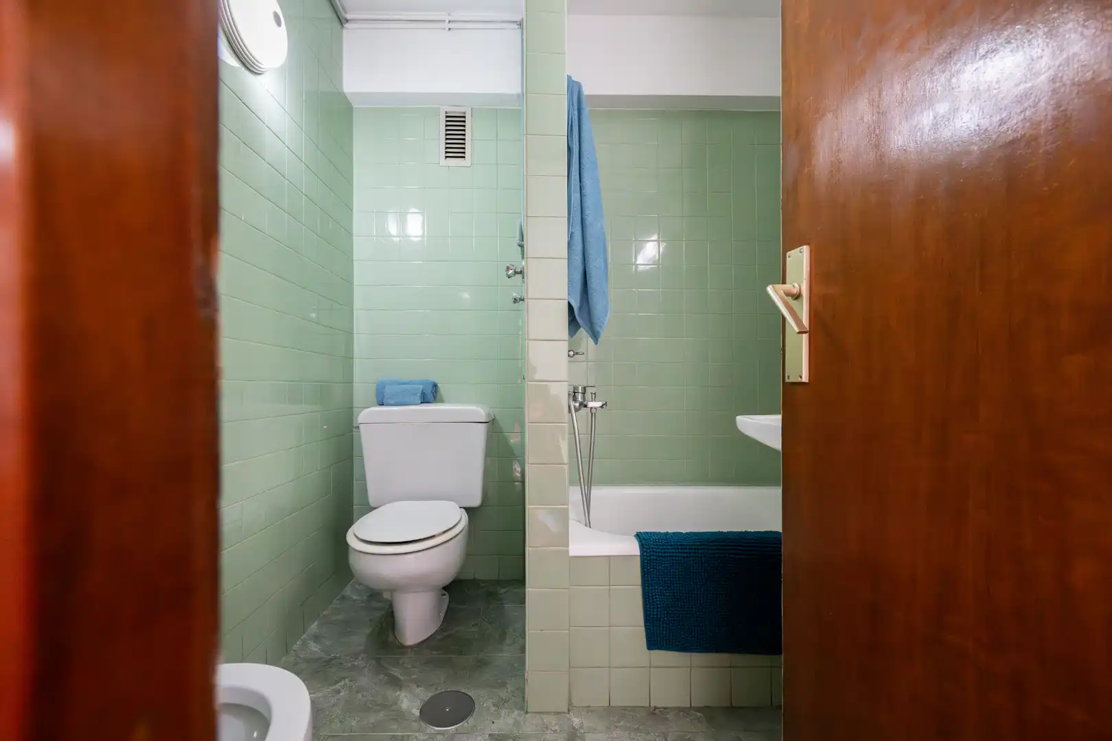 Bathroom of Flat for sale in A Coruña Capital   with Heating and Parquet flooring