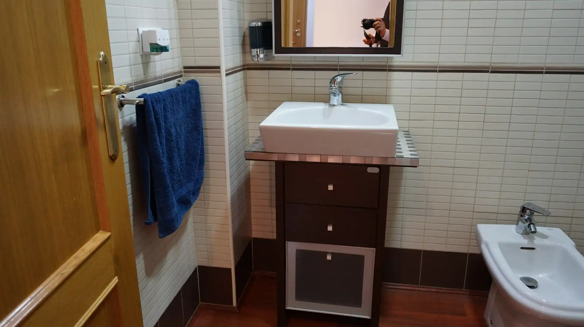 Baño de Piso en venta en Cartagena con Aire acondicionado, Amueblado y Lavadora