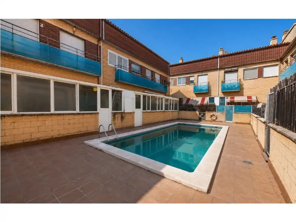 Piscina de Dúplex en venta en El Pla del Penedès con Horno, Balcón y Piscina comunitaria