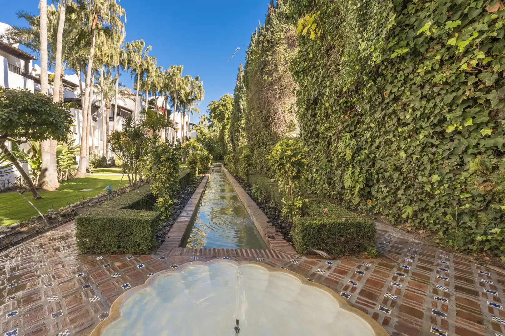 Jardín de Ático en venta en Marbella con Aire acondicionado, Terraza y Trastero
