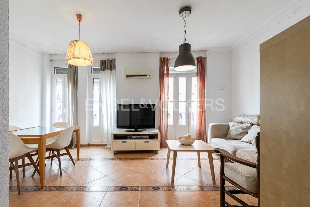 Living room of Flat for rent in  Valencia Capital  with Air Conditioner, Heating and Furnished
