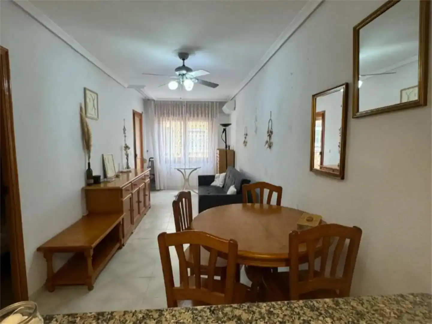 Sala d'estar de Pis en venda en Torrevieja amb Aire condicionat i Balcó