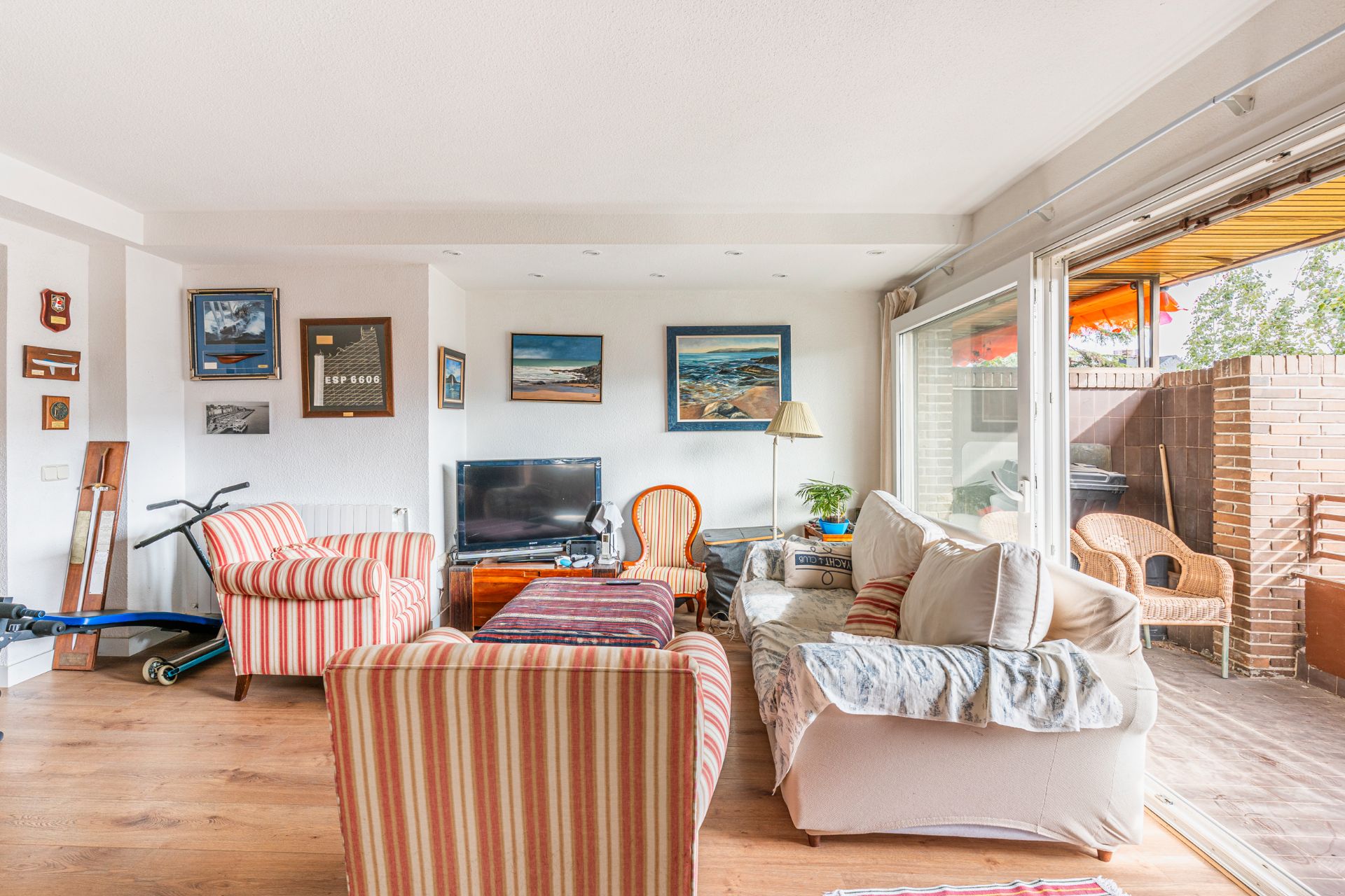 Living room of Flat for sale in Majadahonda  with Heating, Private garden and Terrace