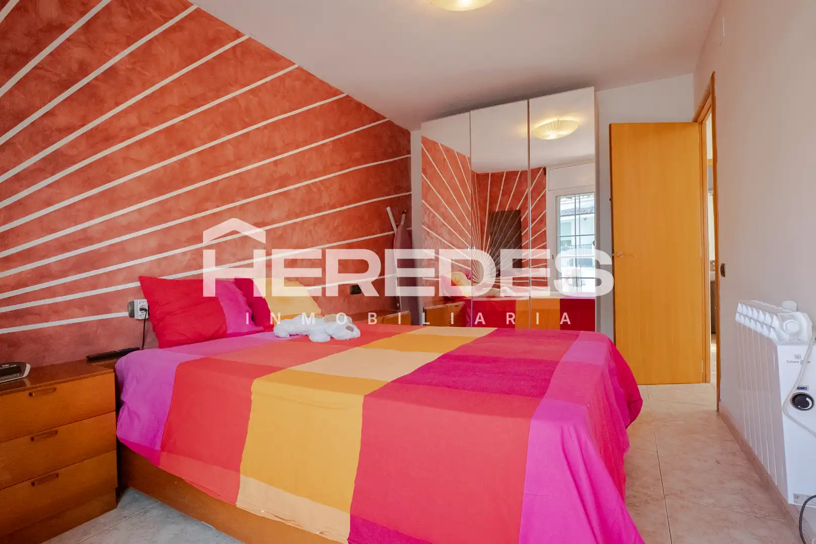 Habitación de Casa o chalet en venta en Torrelles de Llobregat con Calefacción, Jardín privado y Terraza