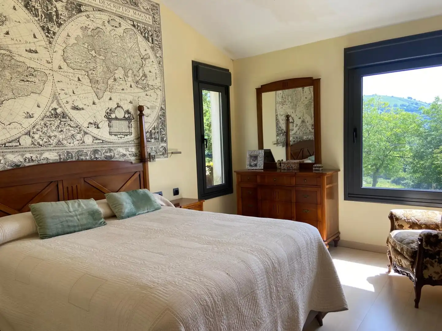 Dormitori de Casa o xalet en venda en Sariego amb Calefacció, Terrassa i Traster
