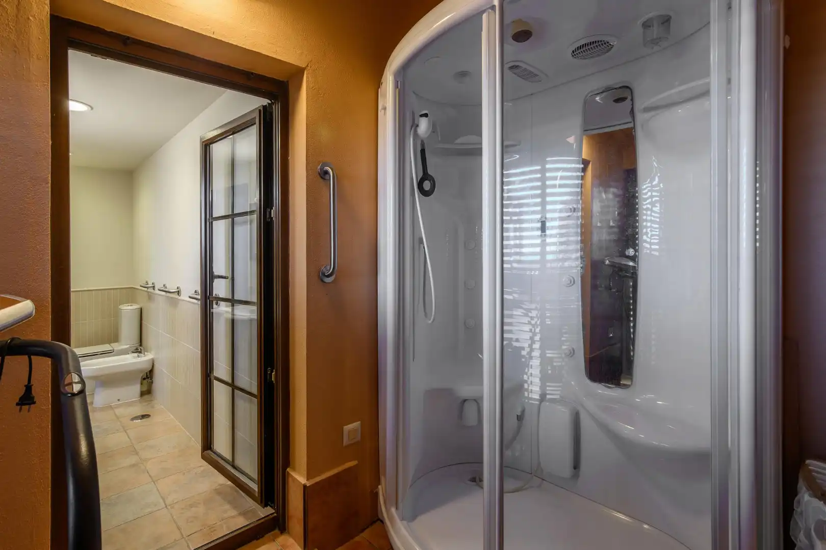 Badezimmer von Dachboden zum Verkauf in Ayamonte mit Terrasse, Abstellraum und Möbliert