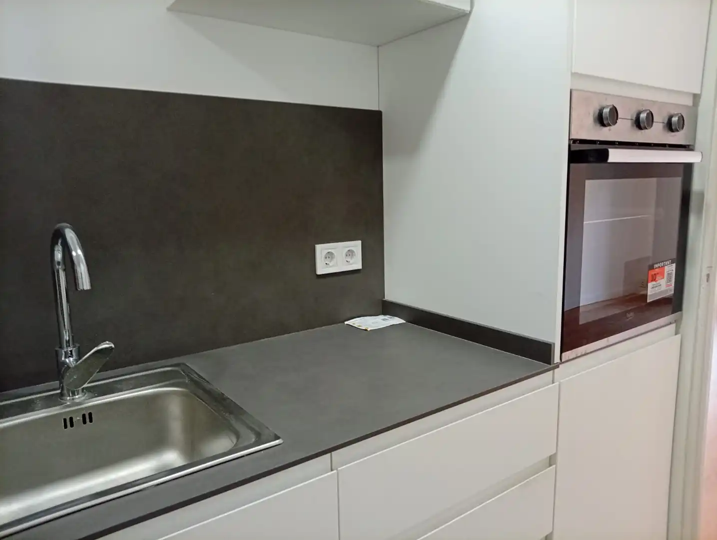 Cuina de Pis en venda en Cerdanyola del Vallès amb Parquet, Forn i Rentadora