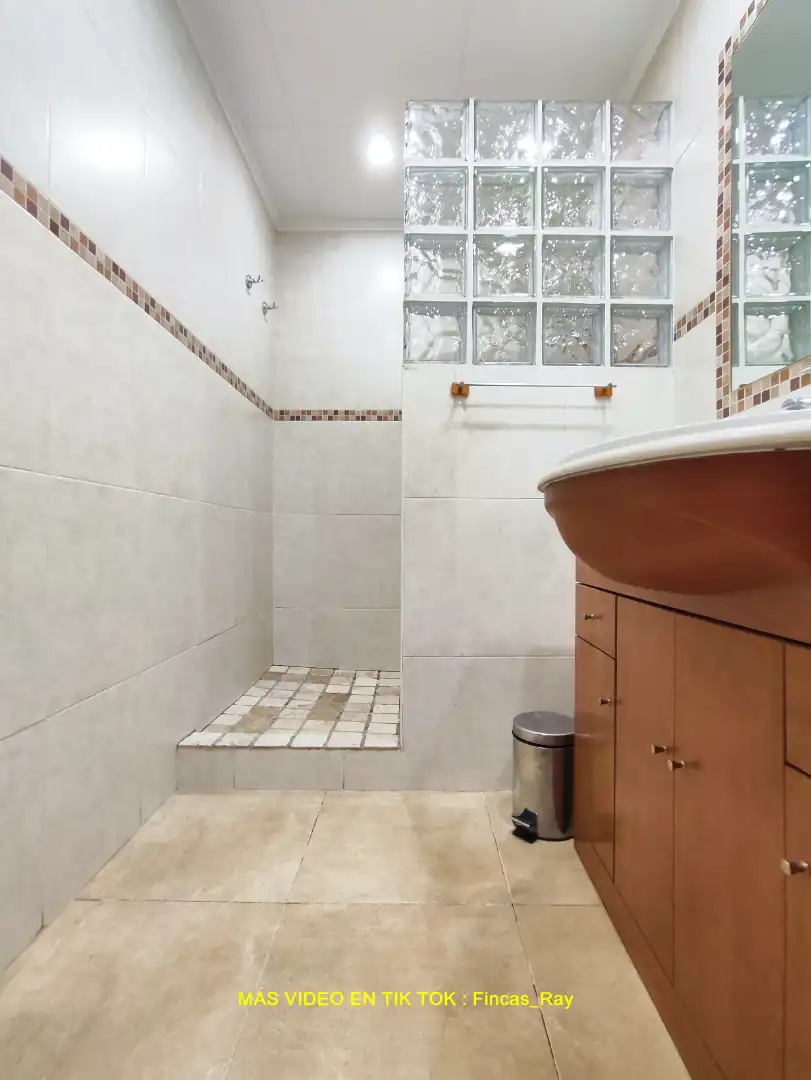 Baño de Piso en venta en Caldes de Montbui con Aire acondicionado, Calefacción y Horno