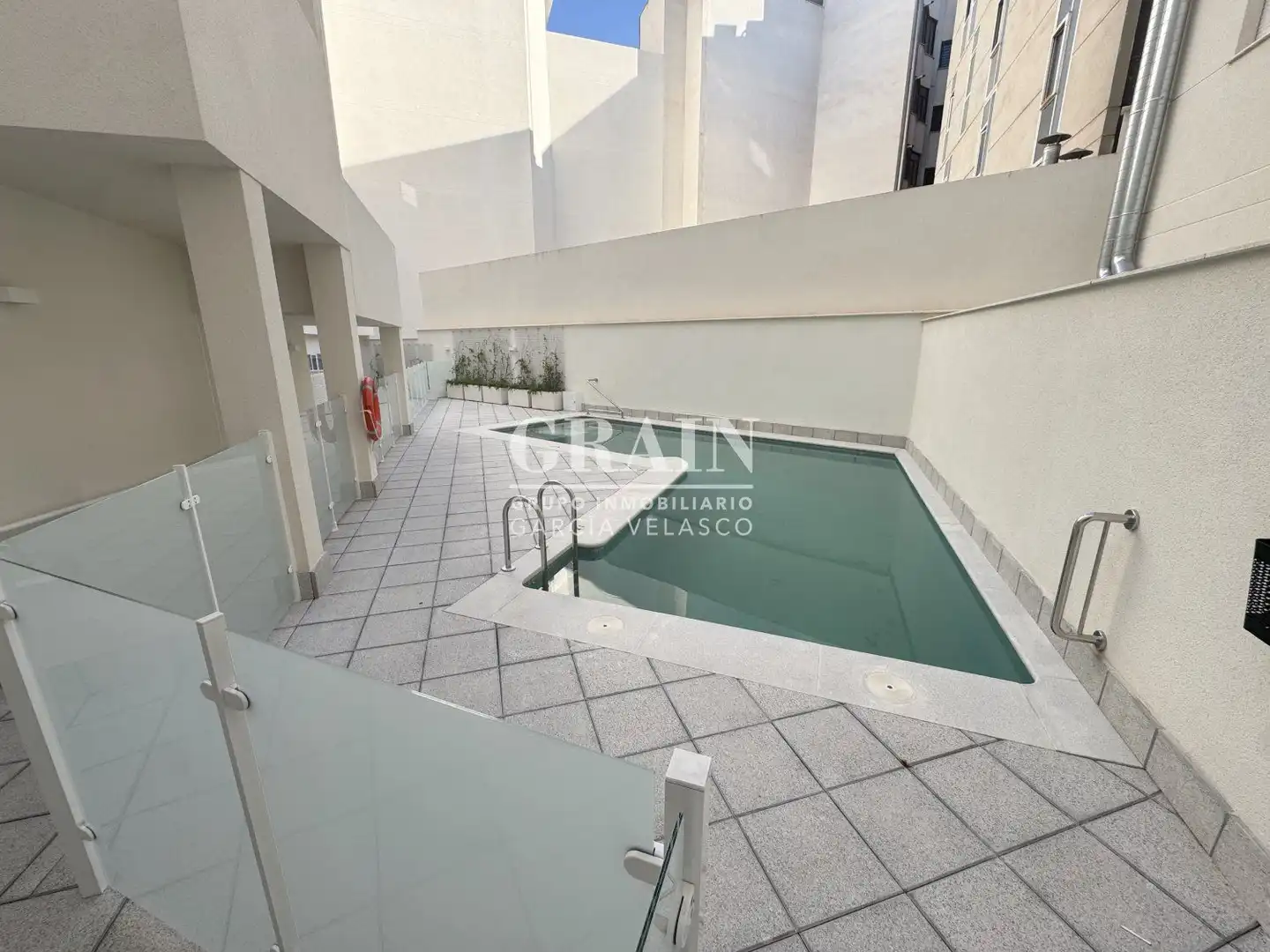 Piscina de Apartament de lloguer en  Albacete Capital amb Calefacció, Traster i Piscina