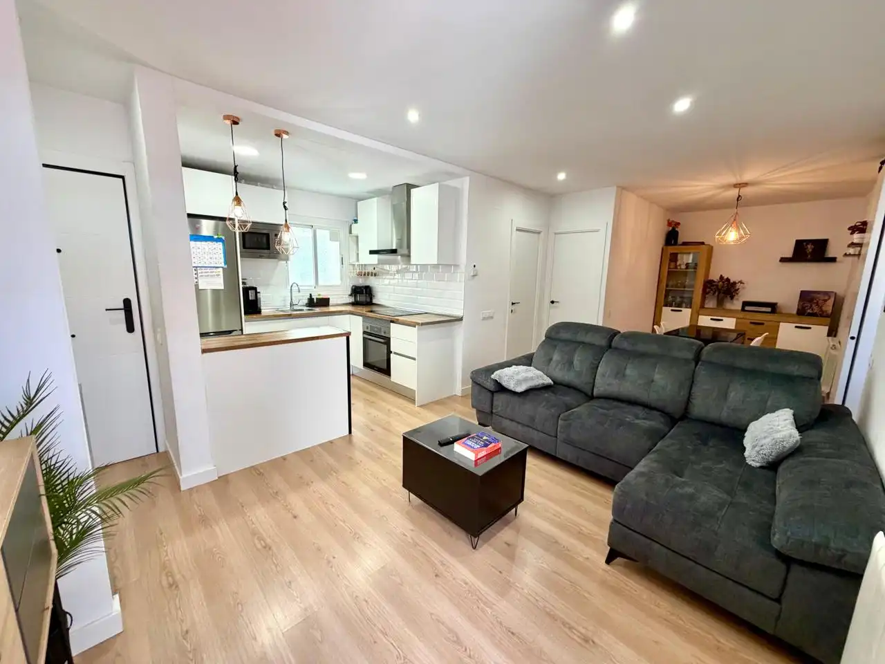 Living room of Attic for sale in Barcelona  with Air Conditioner, Heating and Parquet flooring