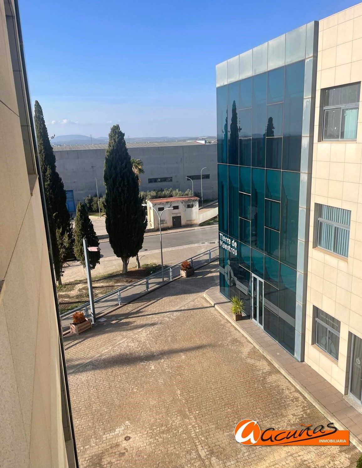 Oficina de lloguer a Cueva de Viera, Zona de la Vega, Antequera