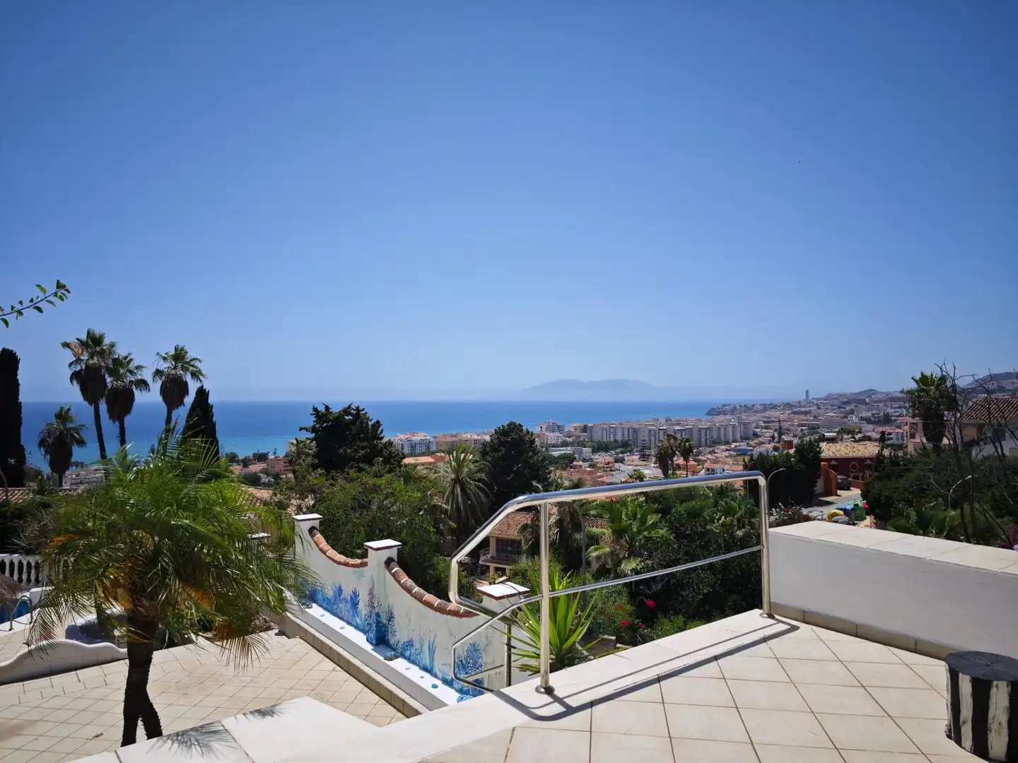 Vista exterior de Casa o chalet de alquiler en Rincón de la Victoria con Aire acondicionado, Calefacción y Jardín privado